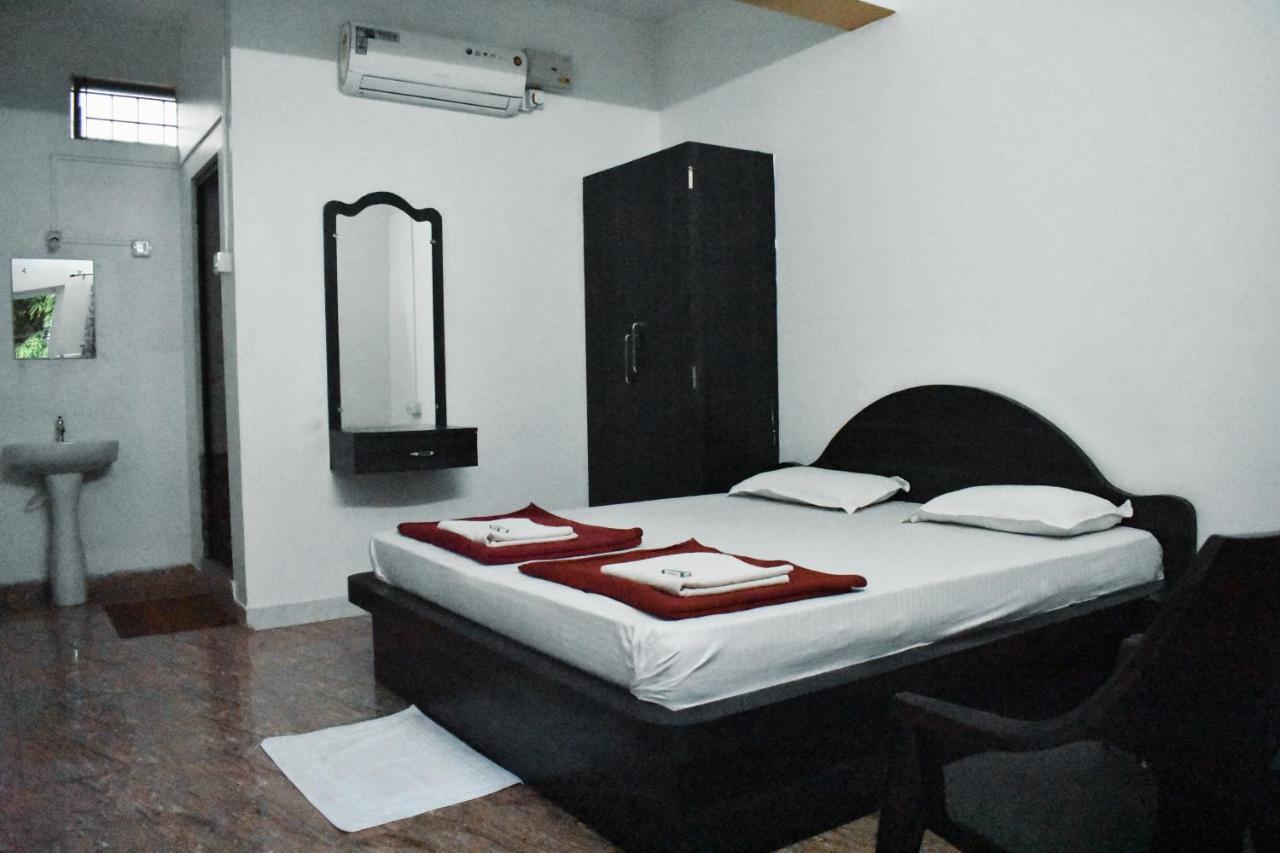 Hotel GANANJAYA Gokarna  Buitenkant foto